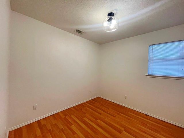 300 El Paso ST, Austin, TX 78704