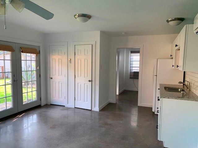 300 El Paso ST, Austin, TX 78704