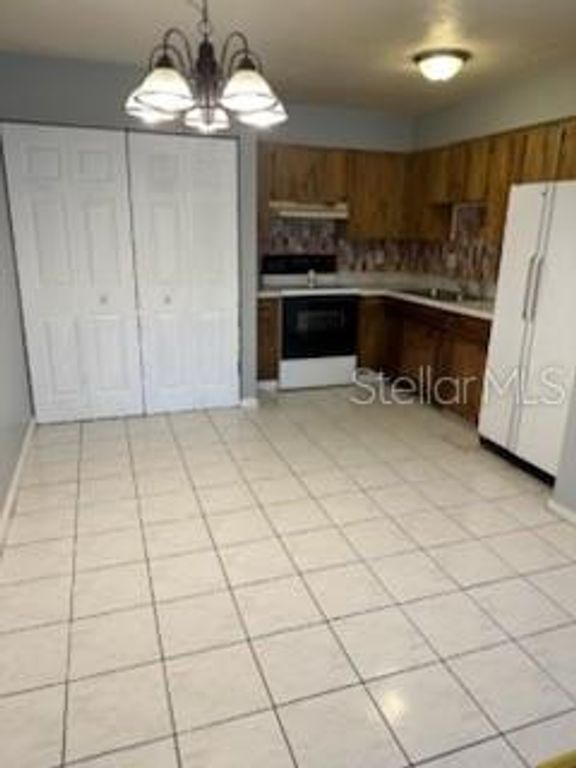Image 3 of property listing at 2000 SE 40TH STREET ROAD, Ocala, FL 34480