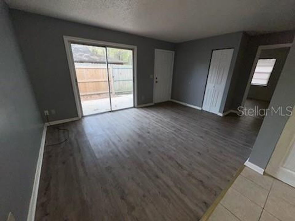 Image 5 of property listing at 2000 SE 40TH STREET ROAD, Ocala, FL 34480