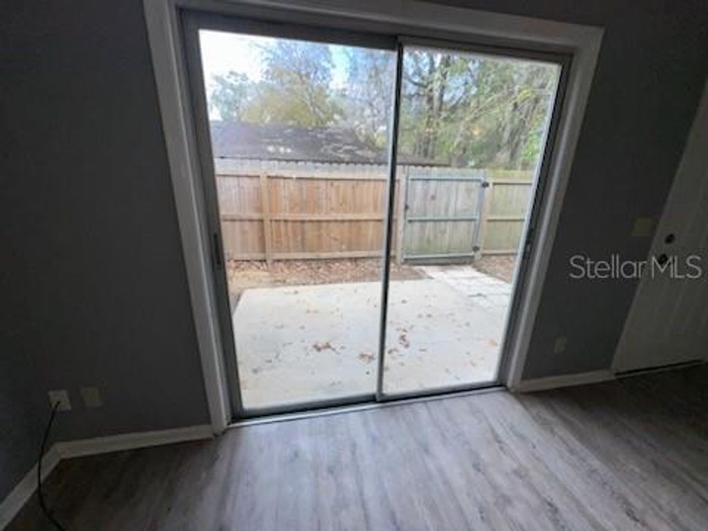 Image 6 of property listing at 2000 SE 40TH STREET ROAD, Ocala, FL 34480