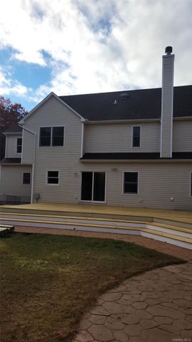 414 Railroad Avenue, Manorville, NY 11934