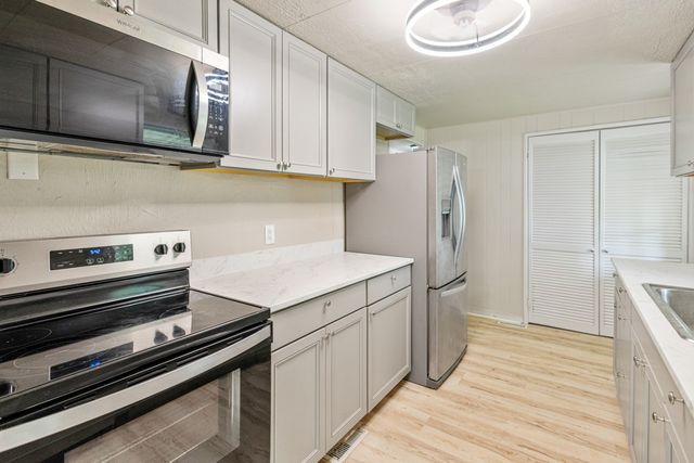 110 W Shadowwood Street, Gun Barrel City, TX 75156