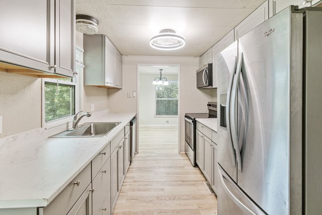 110 W Shadowwood Street, Gun Barrel City, TX 75156
