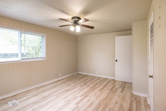 110 W Shadowwood Street, Gun Barrel City, TX 75156