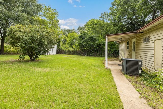 110 W Shadowwood Street, Gun Barrel City, TX 75156