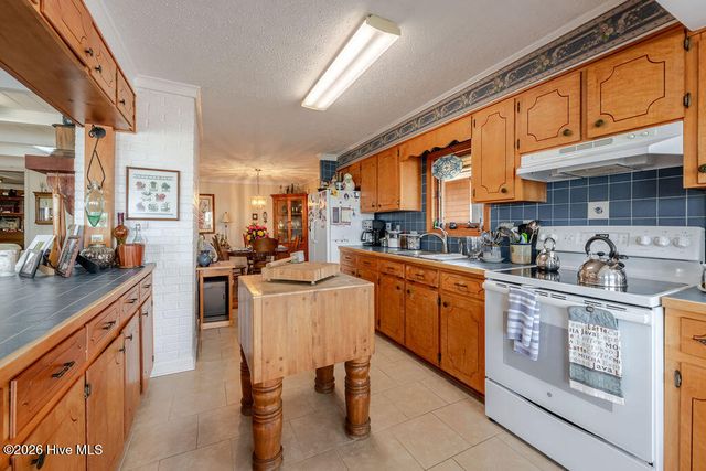 26 Chadwick Place Drive, Elizabethtown, NC 28337