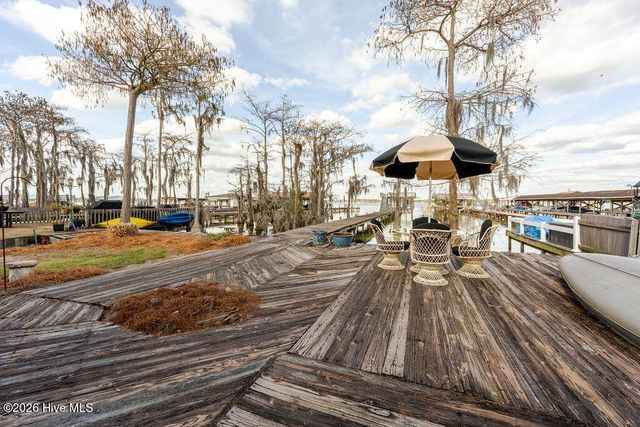 26 Chadwick Place Drive, Elizabethtown, NC 28337