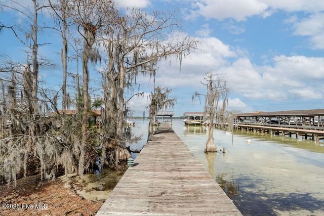 26 Chadwick Place Drive, Elizabethtown, NC 28337