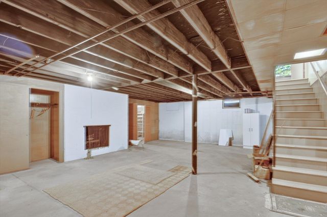 569 Charles Avenue, Alma, MI 48801