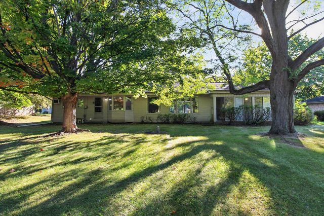 569 Charles Avenue, Alma, MI 48801