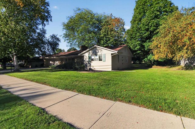 569 Charles Avenue, Alma, MI 48801