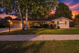 569 Charles Avenue, Alma, MI 48801
