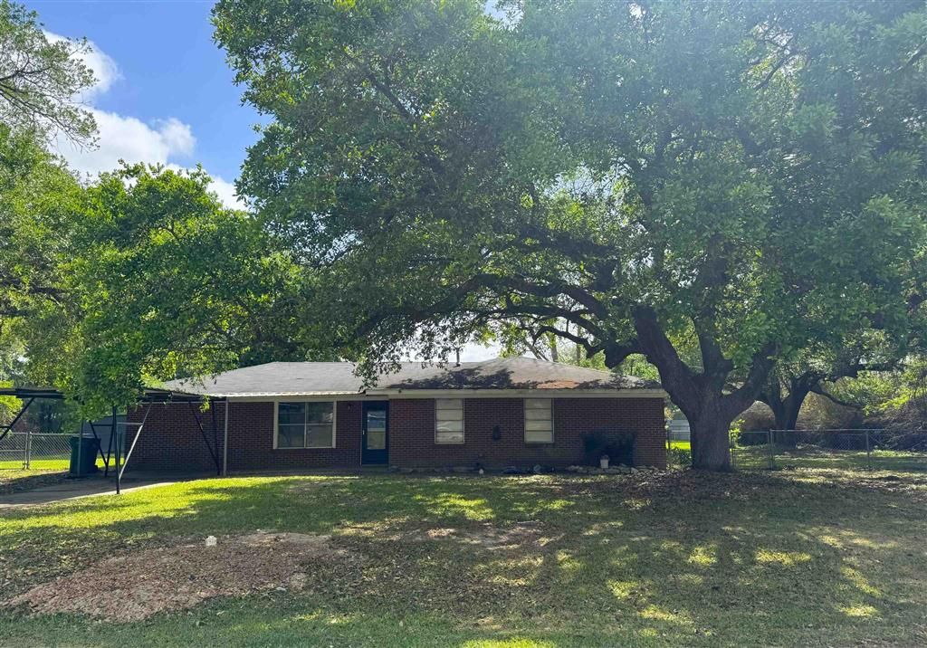131 N Aracobra St Street, Sulphur, LA 70663