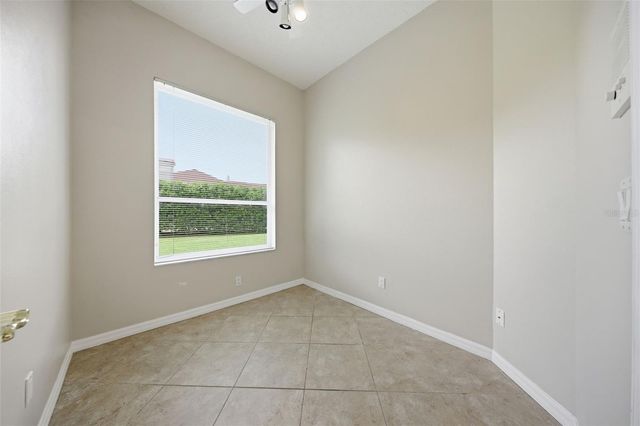 18629 AVENUE CAPRI, Lutz, FL 33558