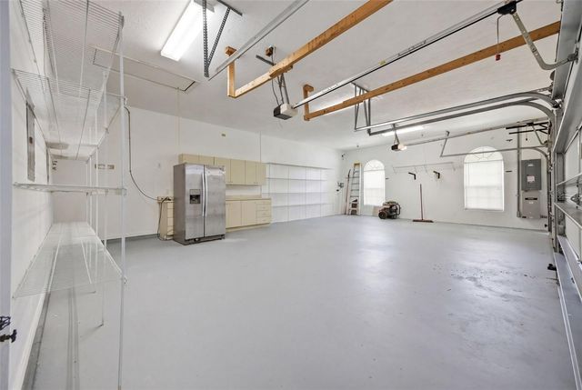 18629 AVENUE CAPRI, Lutz, FL 33558