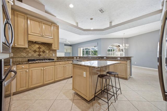 18629 AVENUE CAPRI, Lutz, FL 33558