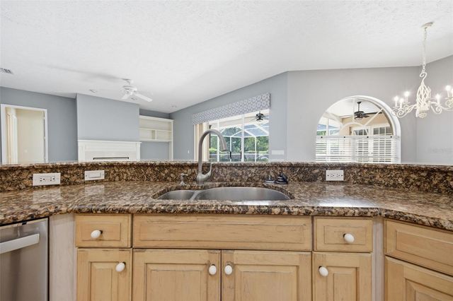 18629 AVENUE CAPRI, Lutz, FL 33558