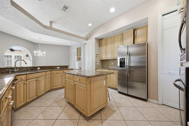 18629 AVENUE CAPRI, Lutz, FL 33558