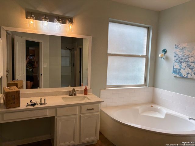 2614 Leakey, San Antonio, TX 78251
