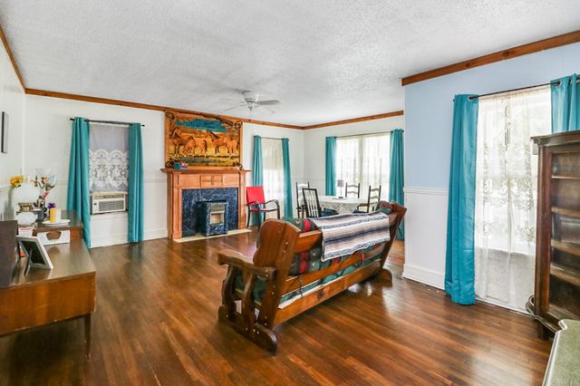 605 W Walnut Street, Coleman, TX 76834