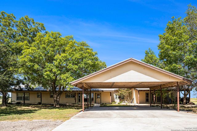 2205 Field Rd., Seguin, TX 78155