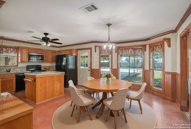 2205 Field Rd., Seguin, TX 78155