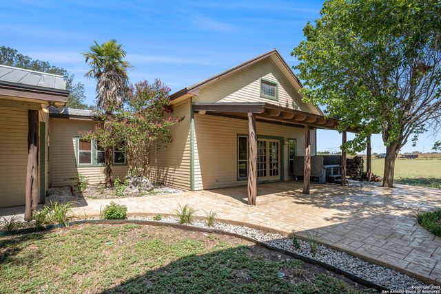 2205 Field Rd., Seguin, TX 78155