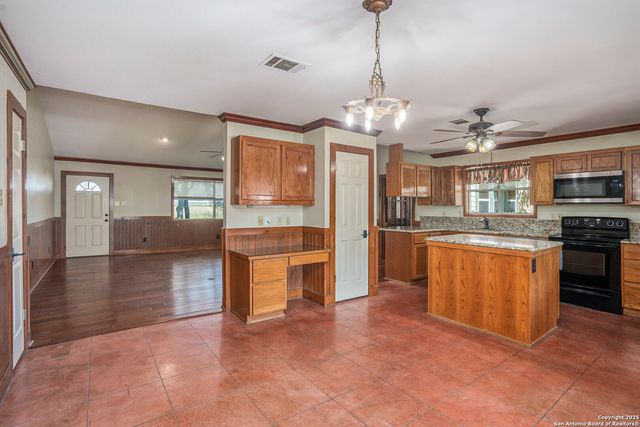 2205 Field Rd., Seguin, TX 78155