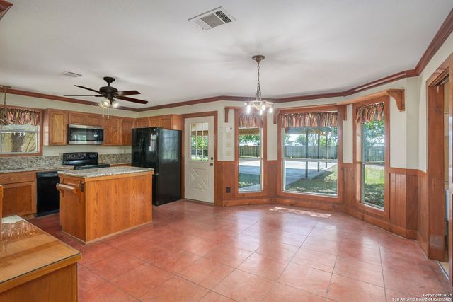2205 Field Rd., Seguin, TX 78155