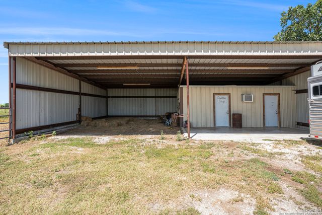 2205 Field Rd., Seguin, TX 78155