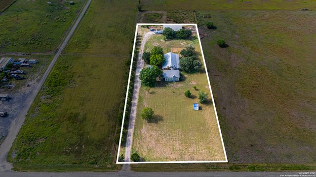 2205 Field Rd., Seguin, TX 78155