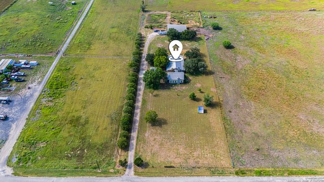 2205 Field Rd., Seguin, TX 78155