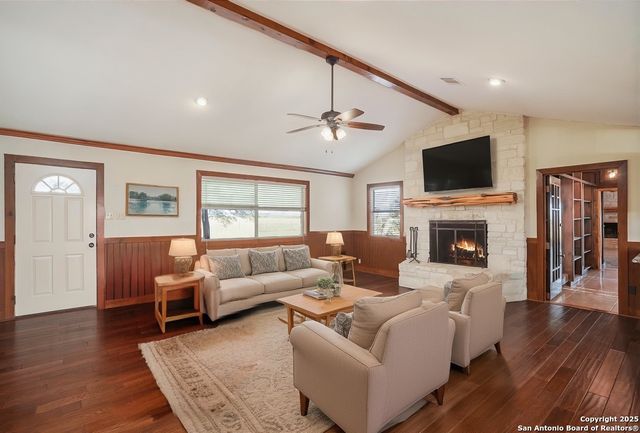 2205 Field Rd., Seguin, TX 78155