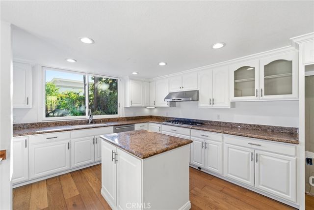 23721 Sarda Road, Valencia, CA 91355