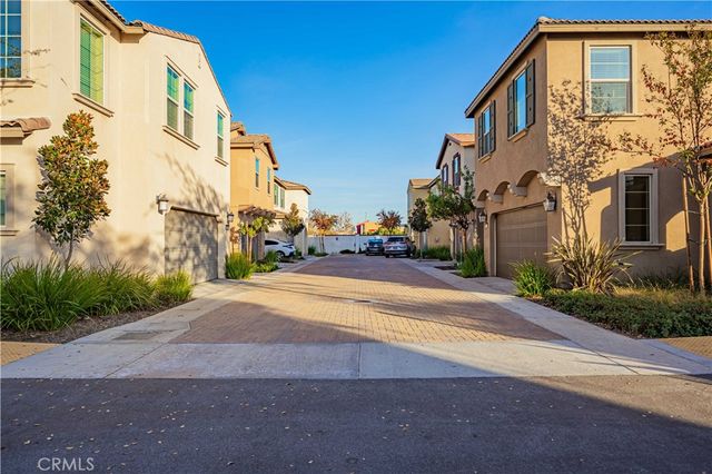 30458 VILLAGE KNOLL Drive, Menifee, CA 92584