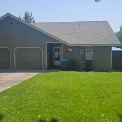2746 SW Umatilla Court, Redmond, OR 97756