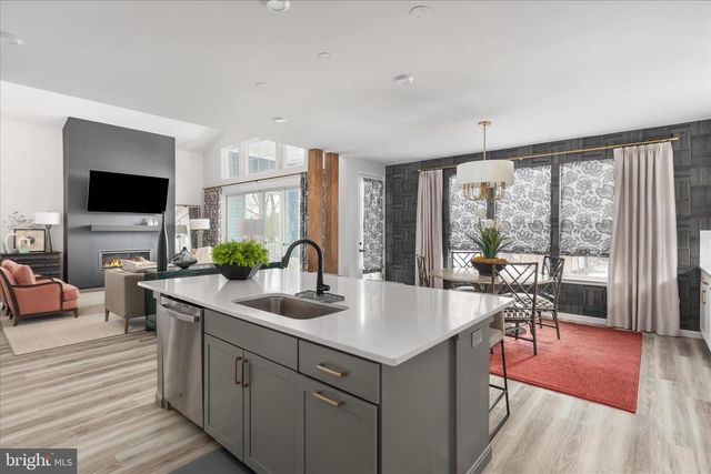 174 WILLIAMSON RD, Winchester, VA 22602