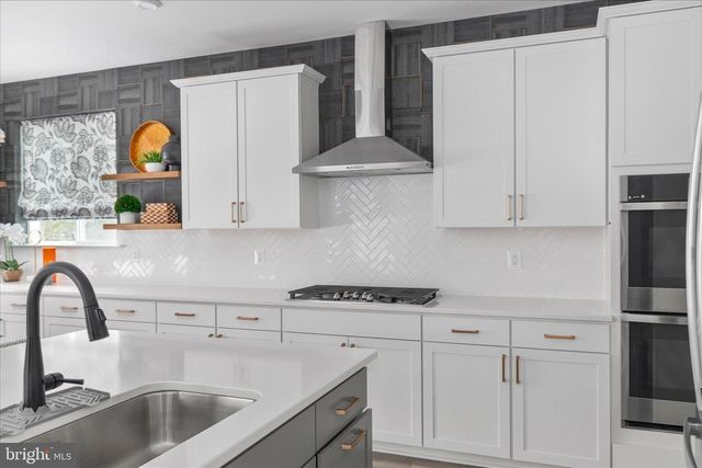 174 WILLIAMSON RD, Winchester, VA 22602