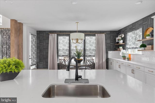 174 WILLIAMSON RD, Winchester, VA 22602