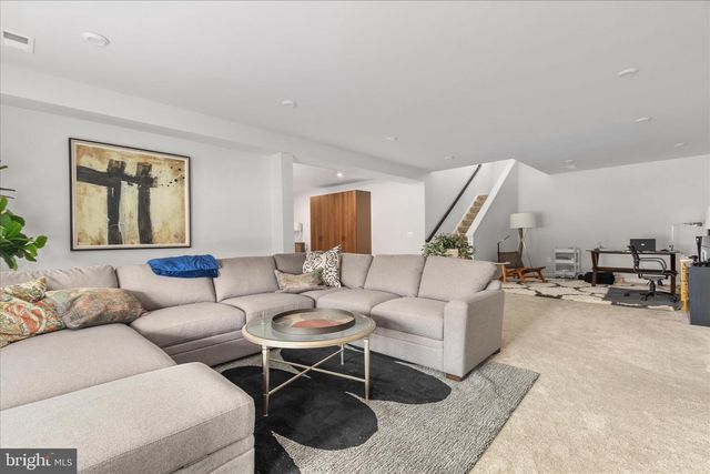 174 WILLIAMSON RD, Winchester, VA 22602