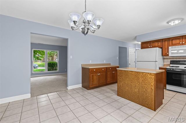 1954 Parkton Way, Barnhart, MO 63012