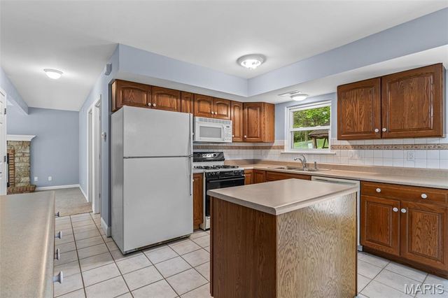 1954 Parkton Way, Barnhart, MO 63012