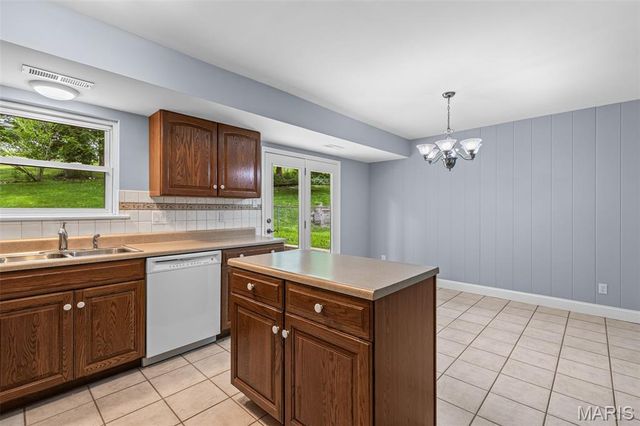 1954 Parkton Way, Barnhart, MO 63012