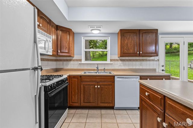 1954 Parkton Way, Barnhart, MO 63012