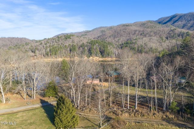 1183 Cowan Town Road, Butler, TN 37640
