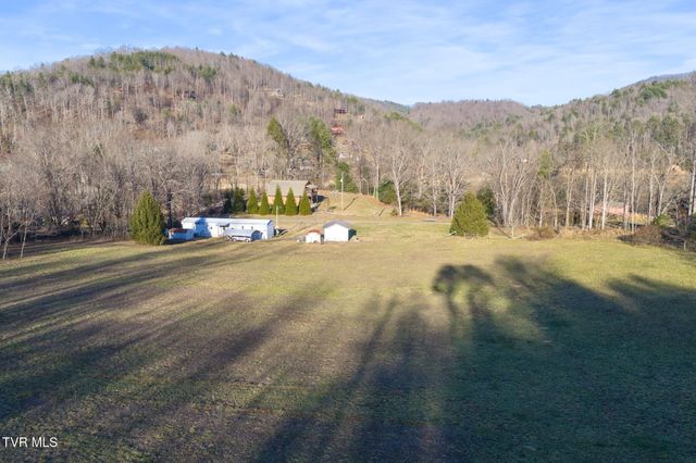 1183 Cowan Town Road, Butler, TN 37640