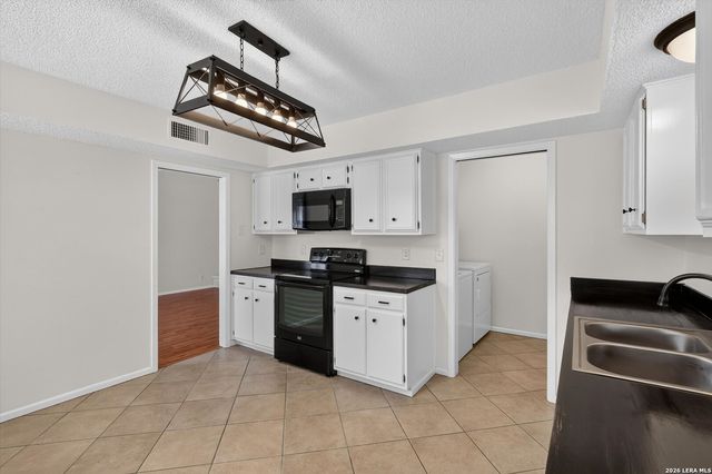 11303 Vance Jackson Rd Apt B3, San Antonio, TX 78230