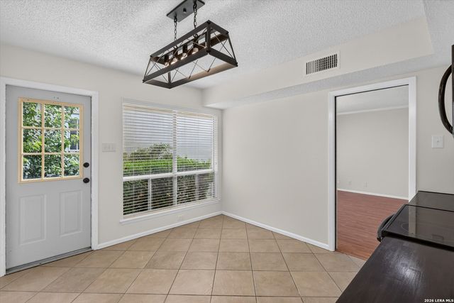 11303 Vance Jackson Rd Apt B3, San Antonio, TX 78230