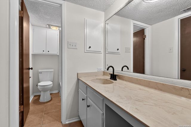 11303 Vance Jackson Rd Apt B3, San Antonio, TX 78230